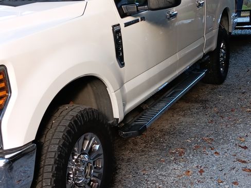 Used 2018 Ford F250 Lariat w/ Chrome Package image 2