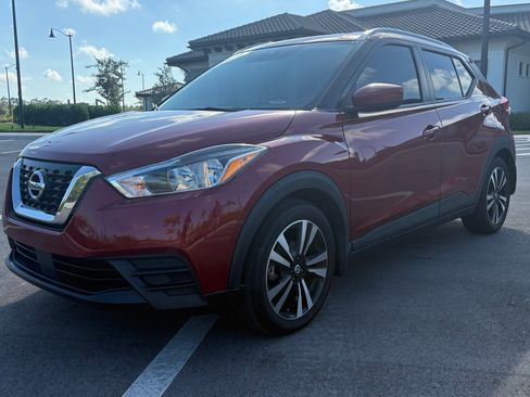 Used 2020 Nissan Kicks SV image 4