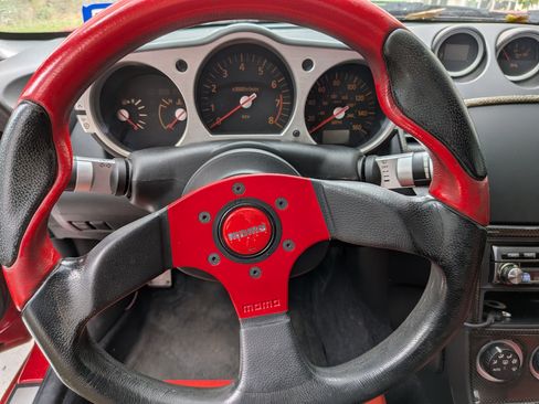 Used 2004 Nissan 350Z Track w/ Cargo Convenience Pkg image 9