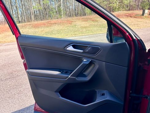 Used 2018 Volkswagen Tiguan SEL w/ R-Line Package image 23