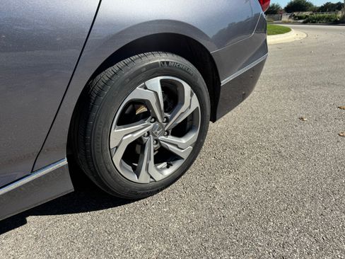 Used 2019 Honda Accord EX image 16