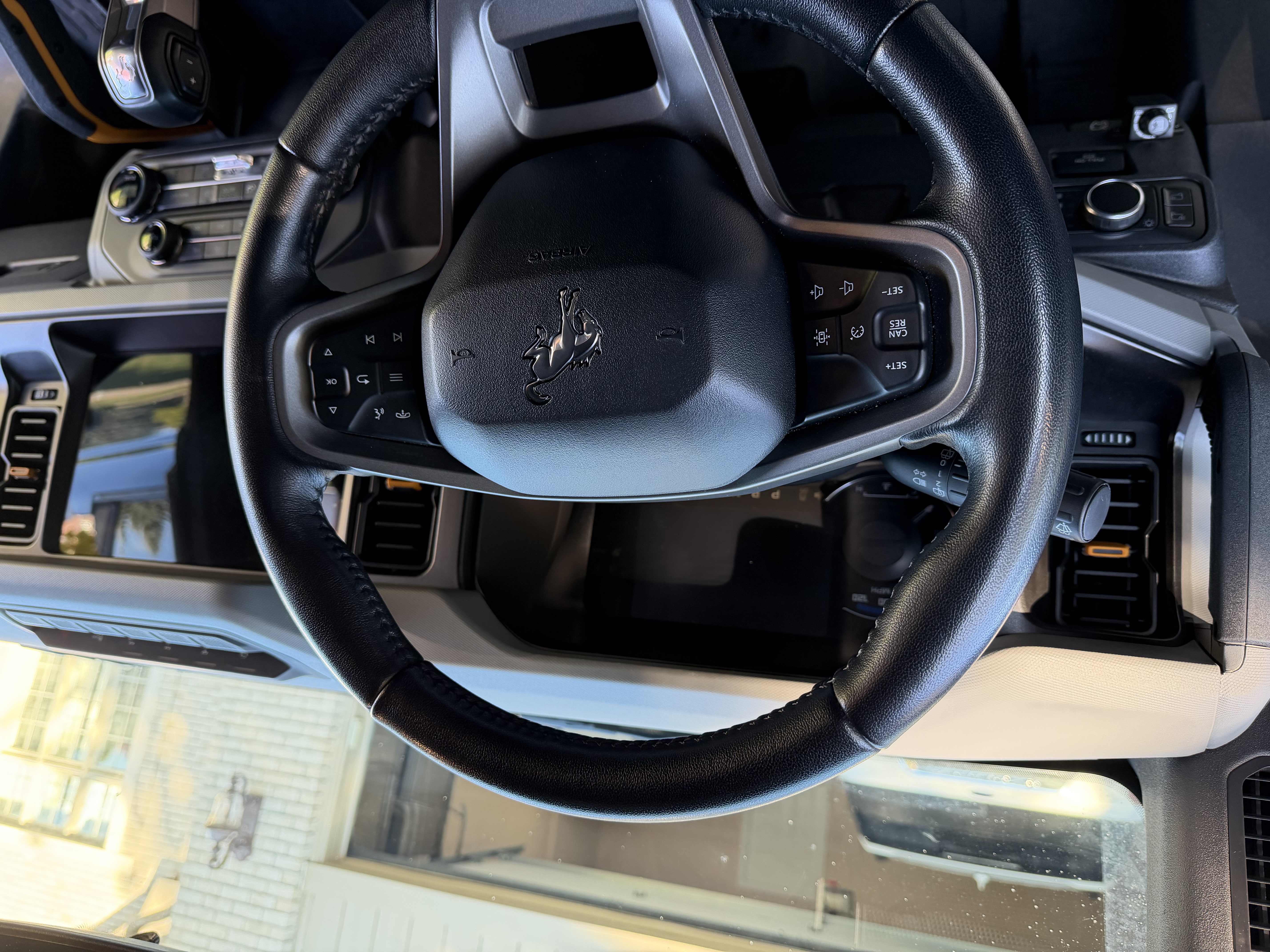 Used 2023 Ford Bronco Badlands w/ Sasquatch Package AWD/4WD image 13