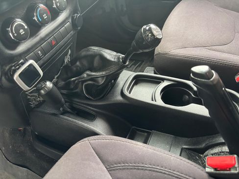 Used 2014 Jeep Wrangler Sport AWD/4WD image 13