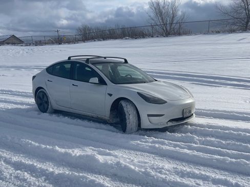 Used 2021 Tesla Model 3 Long Range image 1