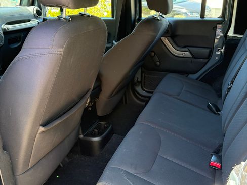 Used 2015 Jeep Wrangler Unlimited Sport w/ Connectivity Group AWD/4WD image 11