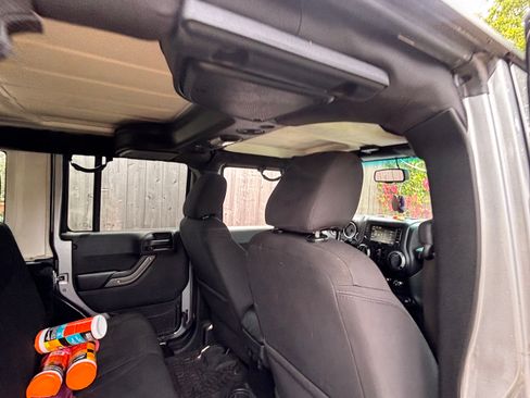 Used 2015 Jeep Wrangler Unlimited Sport AWD/4WD image 9