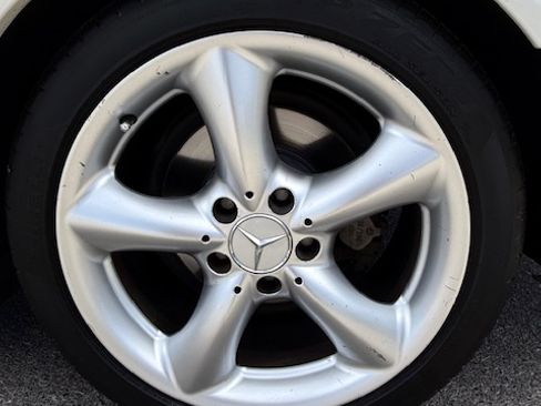 Used 2005 Mercedes-Benz C 230 Sedan image 8