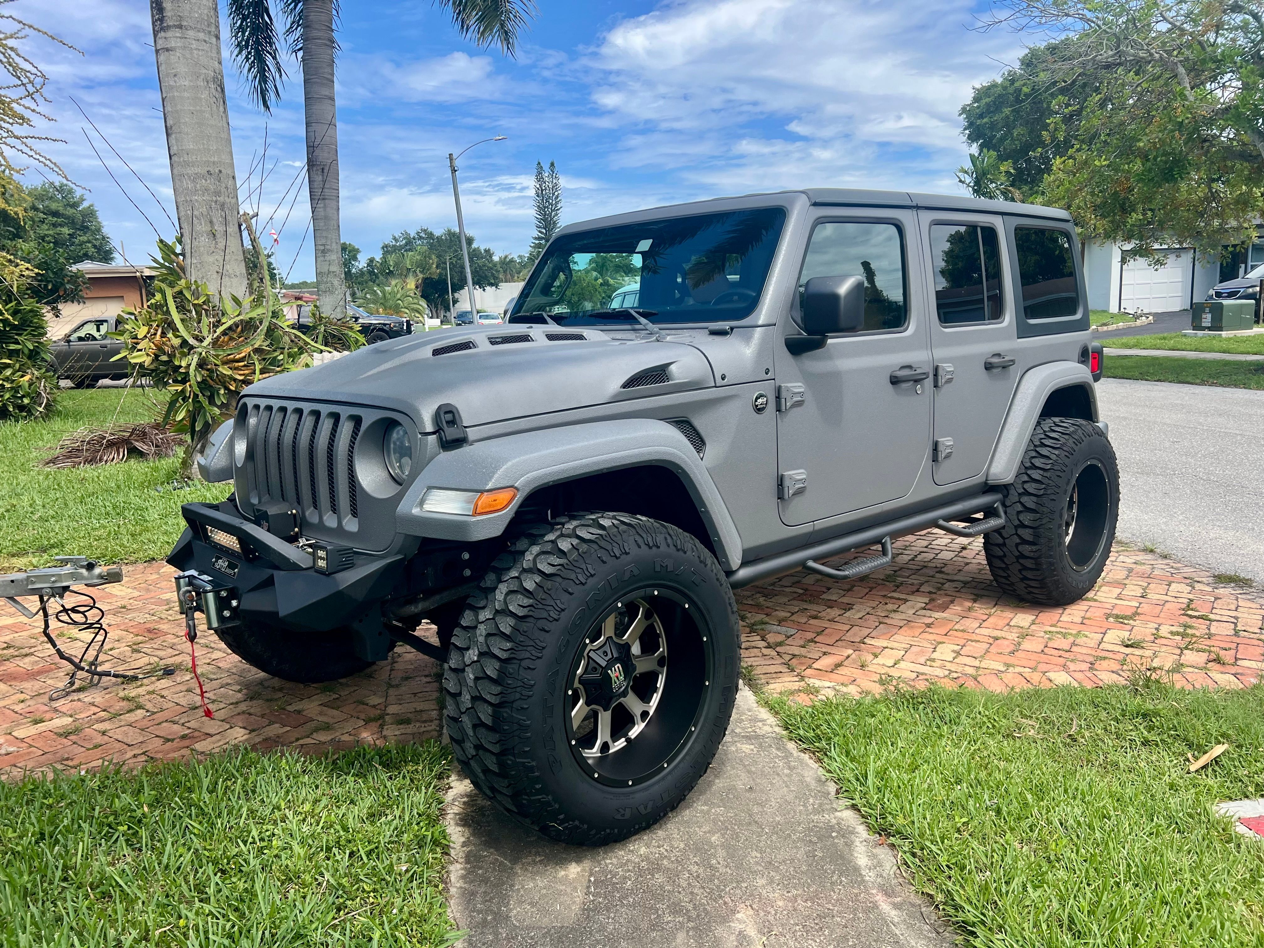 Used 2018 Jeep Wrangler Unlimited Sport S AWD/4WD image 2