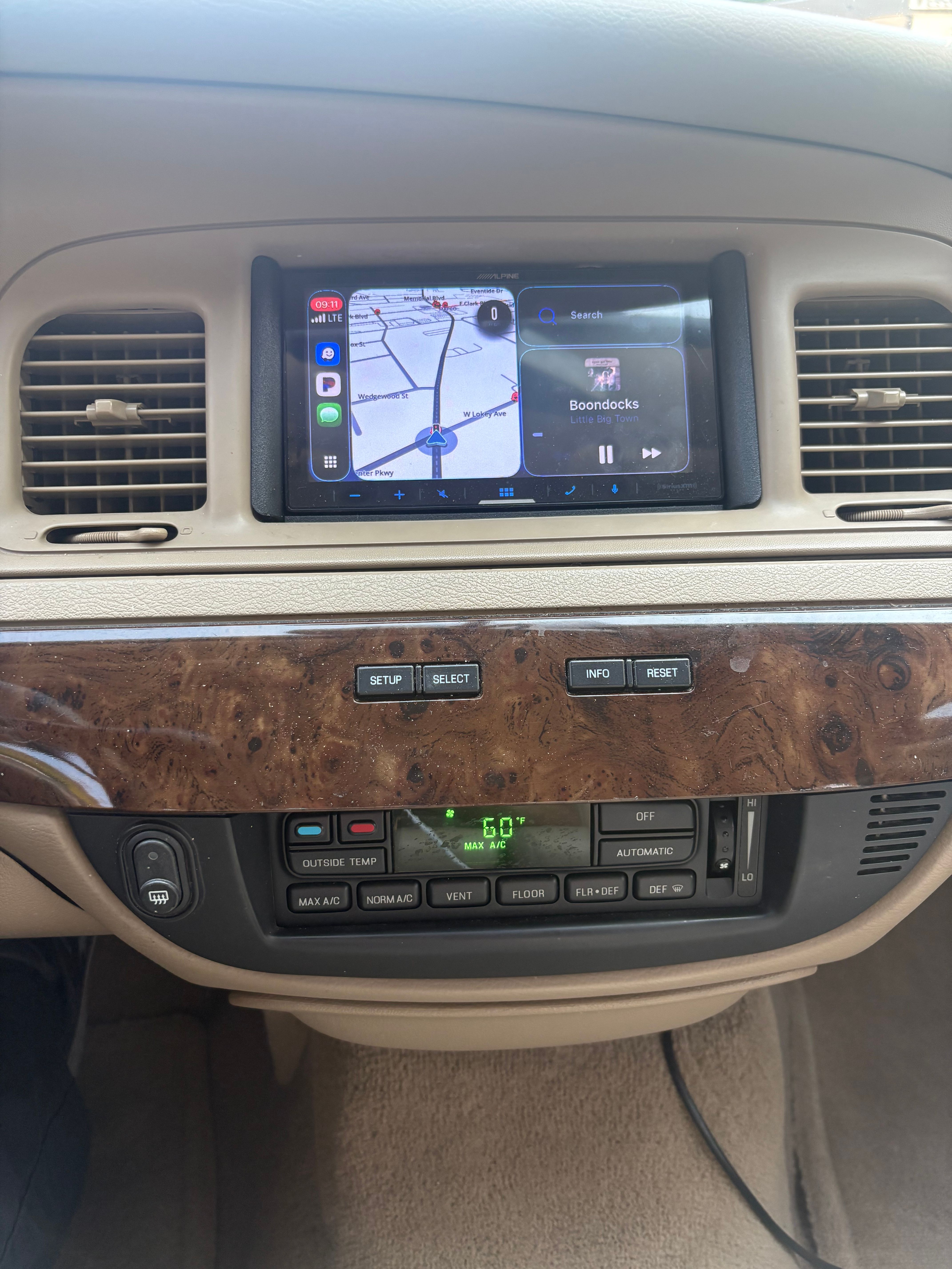 Used 2010 Mercury Grand Marquis LS RWD image 11