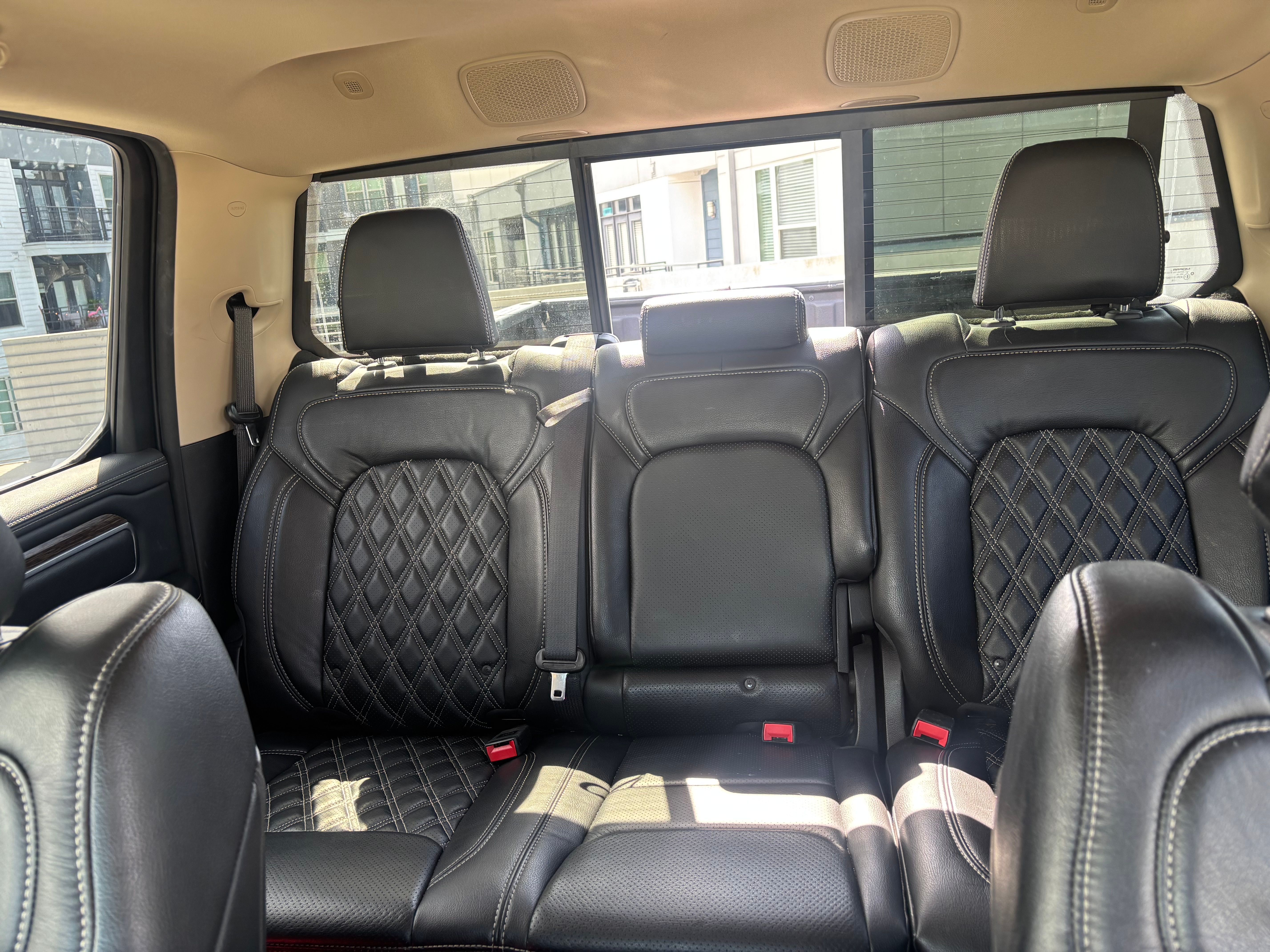 Used 2019 RAM 1500 Laramie AWD/4WD image 18