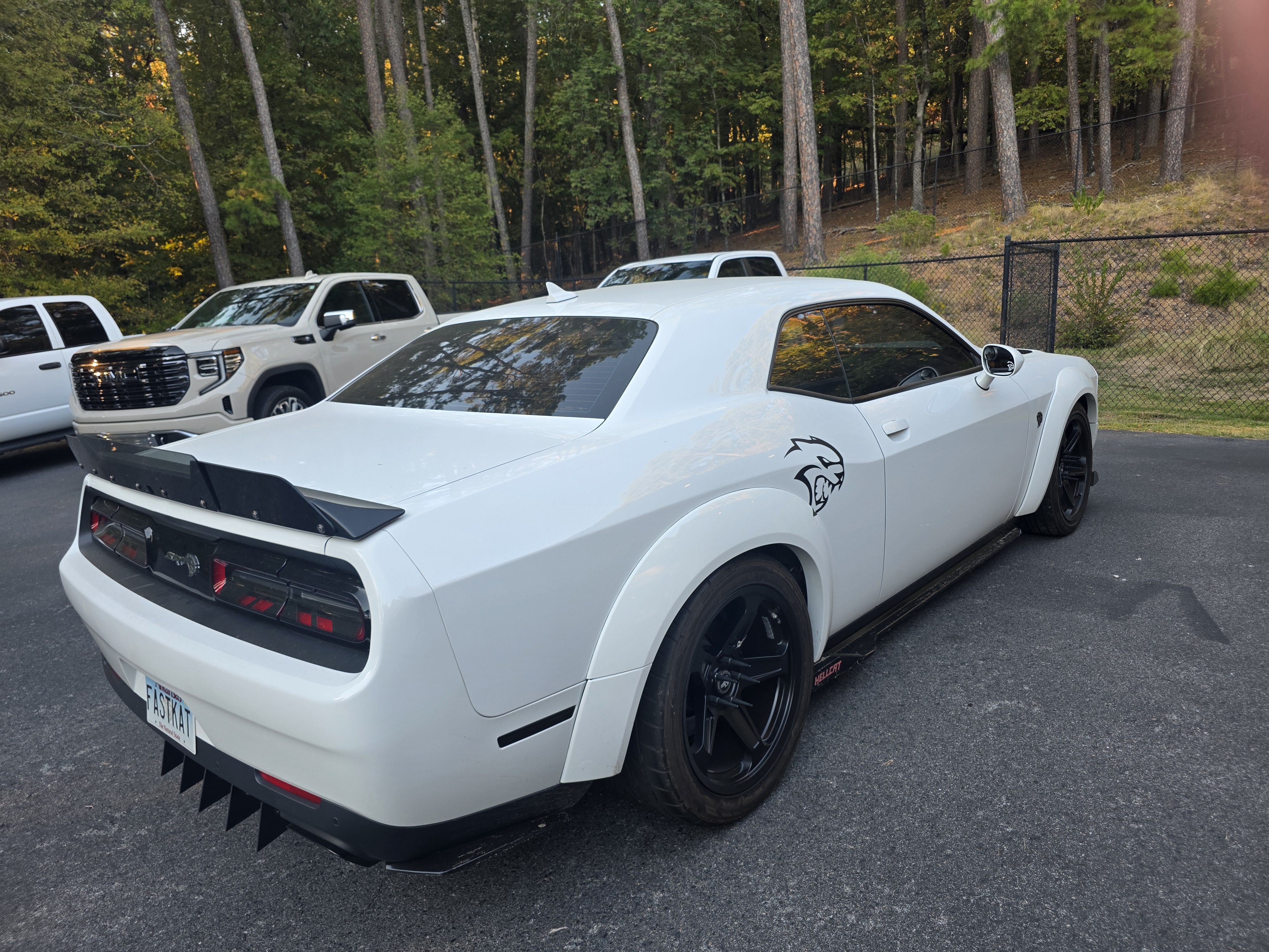 Used 2016 Dodge Challenger SRT Hellcat RWD image 2