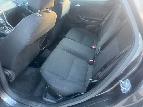 Used 2016 Ford Focus SE w/ Reverse Sensing Package image 12