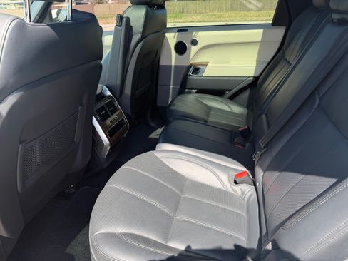 Used 2014 Land Rover Range Rover Sport HSE image 9