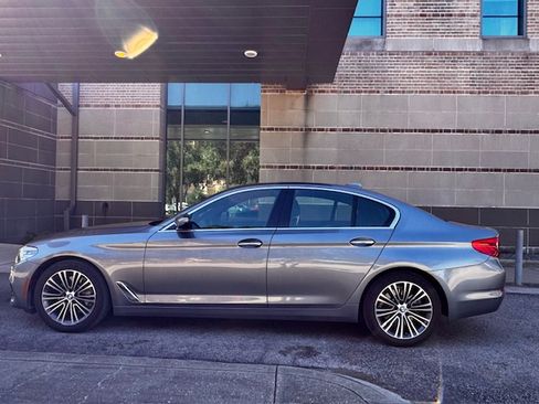 Used 2018 BMW 530i w/ Premium Package image 4