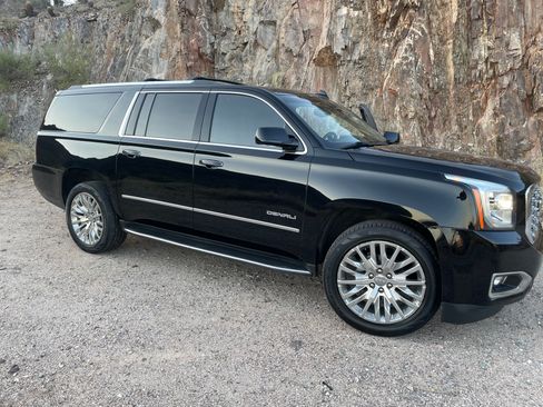 Used 2018 GMC Yukon XL Denali w/ Open Road Package image 4