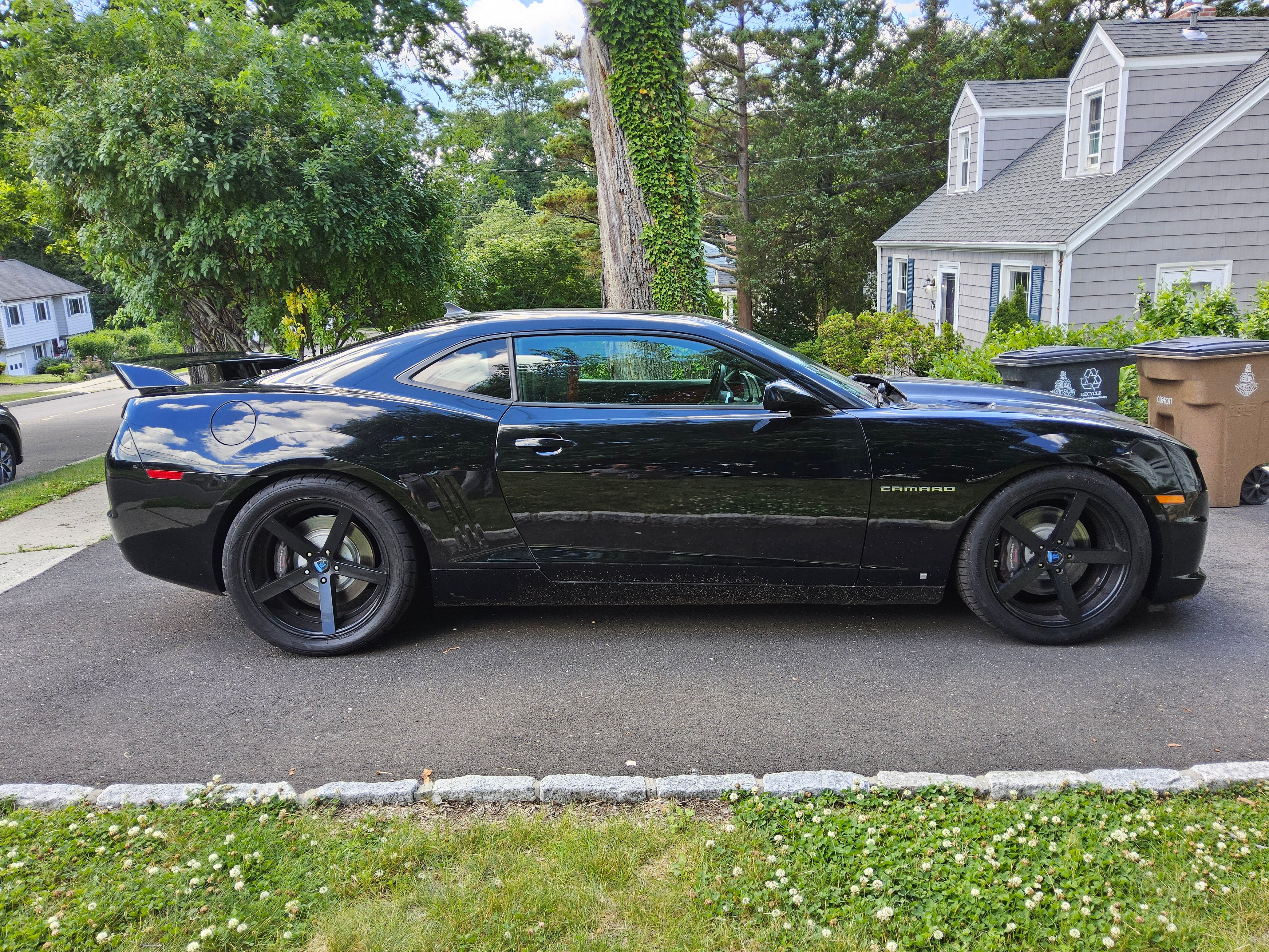 Used 2010 Chevrolet Camaro SS w/ RS Package RWD image 2