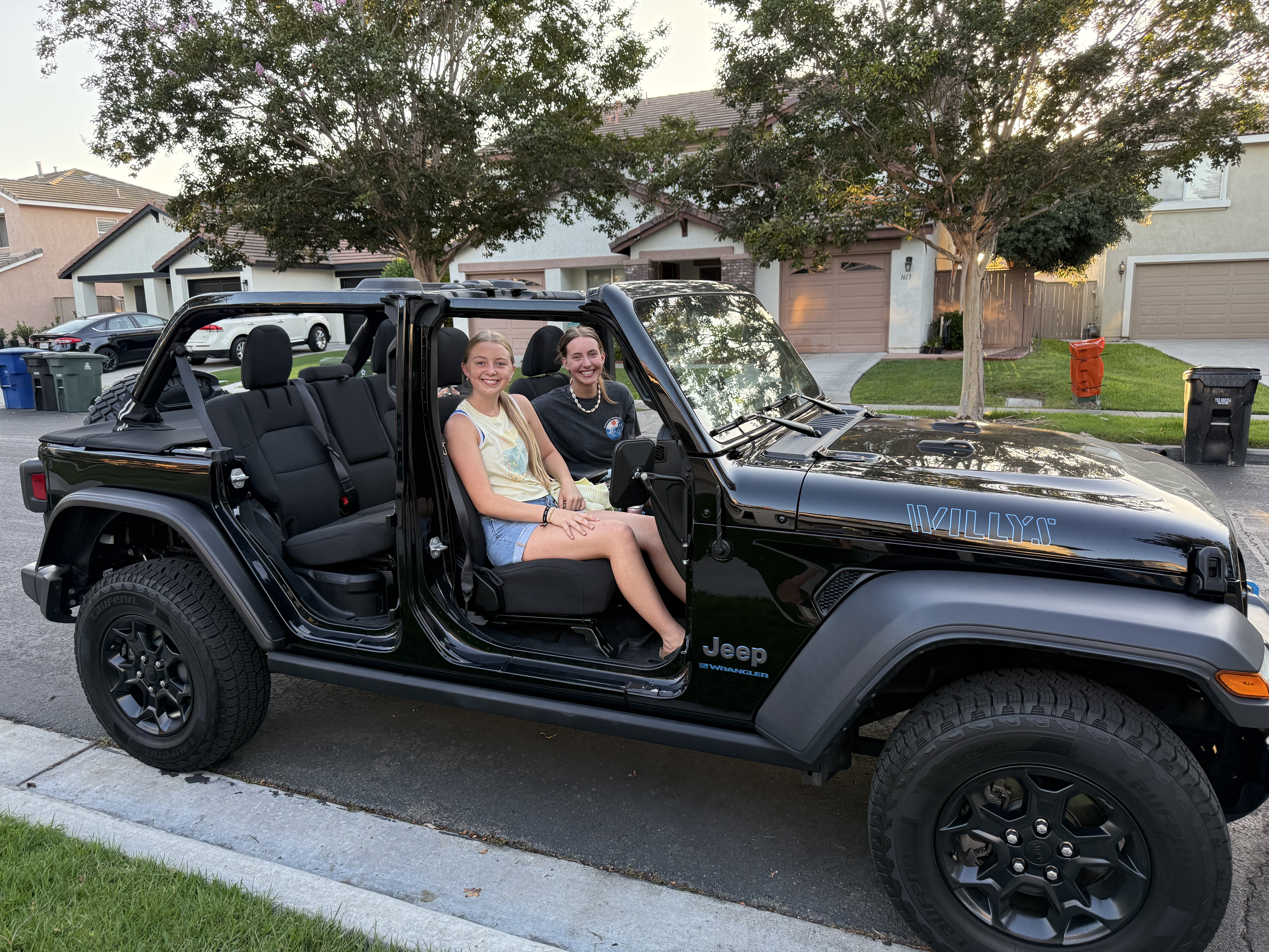 Used 2023 Jeep Wrangler Unlimited AWD/4WD image 10