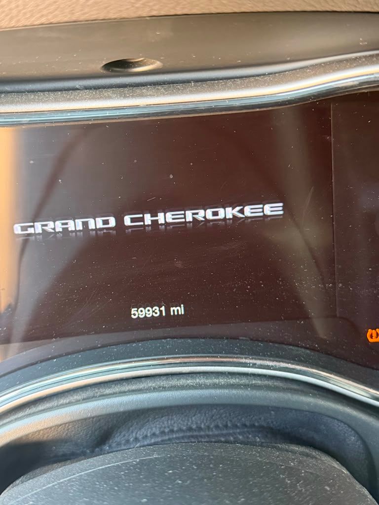 Used 2020 Jeep Grand Cherokee Laredo w/ Security & Convenience Group AWD/4WD image 4