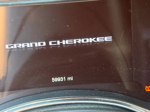 Used 2020 Jeep Grand Cherokee Laredo w/ Security & Convenience Group AWD/4WD image 4