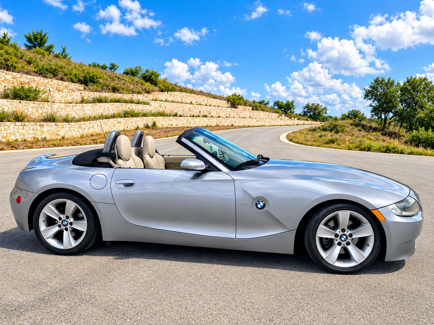Used 2006 BMW Z4 3.0i RWD image 1