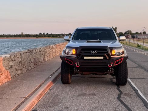 Used 2010 Toyota Tacoma PreRunner RWD image 6