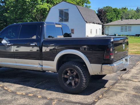 Used 2010 Dodge Ram 2500 Truck Laramie AWD/4WD image 4