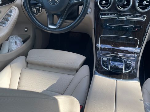 Used 2018 Mercedes-Benz GLC 300 4MATIC image 9