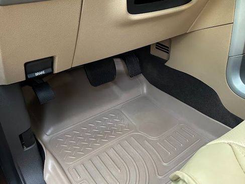 Used 2012 Ford F150 Lariat w/ Lariat Plus Pkg image 4