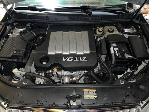 Used 2010 Buick LaCrosse CXL image 11