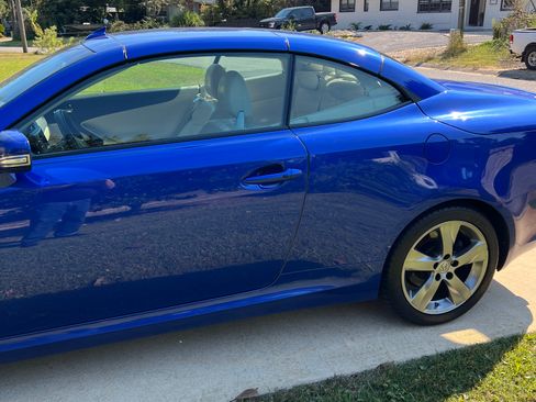 Used 2010 Lexus IS 350C image 4