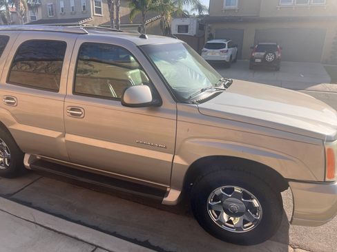 Used 2005 Cadillac Escalade AWD image 10