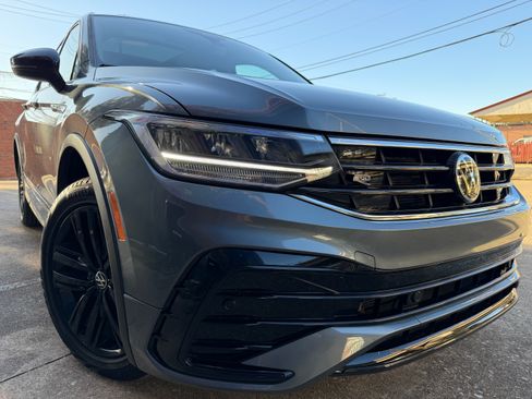 Used 2022 Volkswagen Tiguan SE R-Line image 9