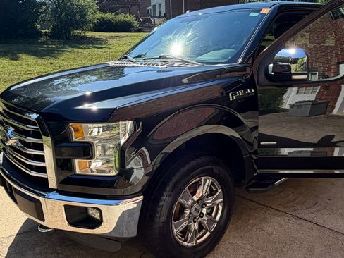 Used 2015 Ford F150 XLT w/ Equipment Group 301A Mid AWD/4WD image 4