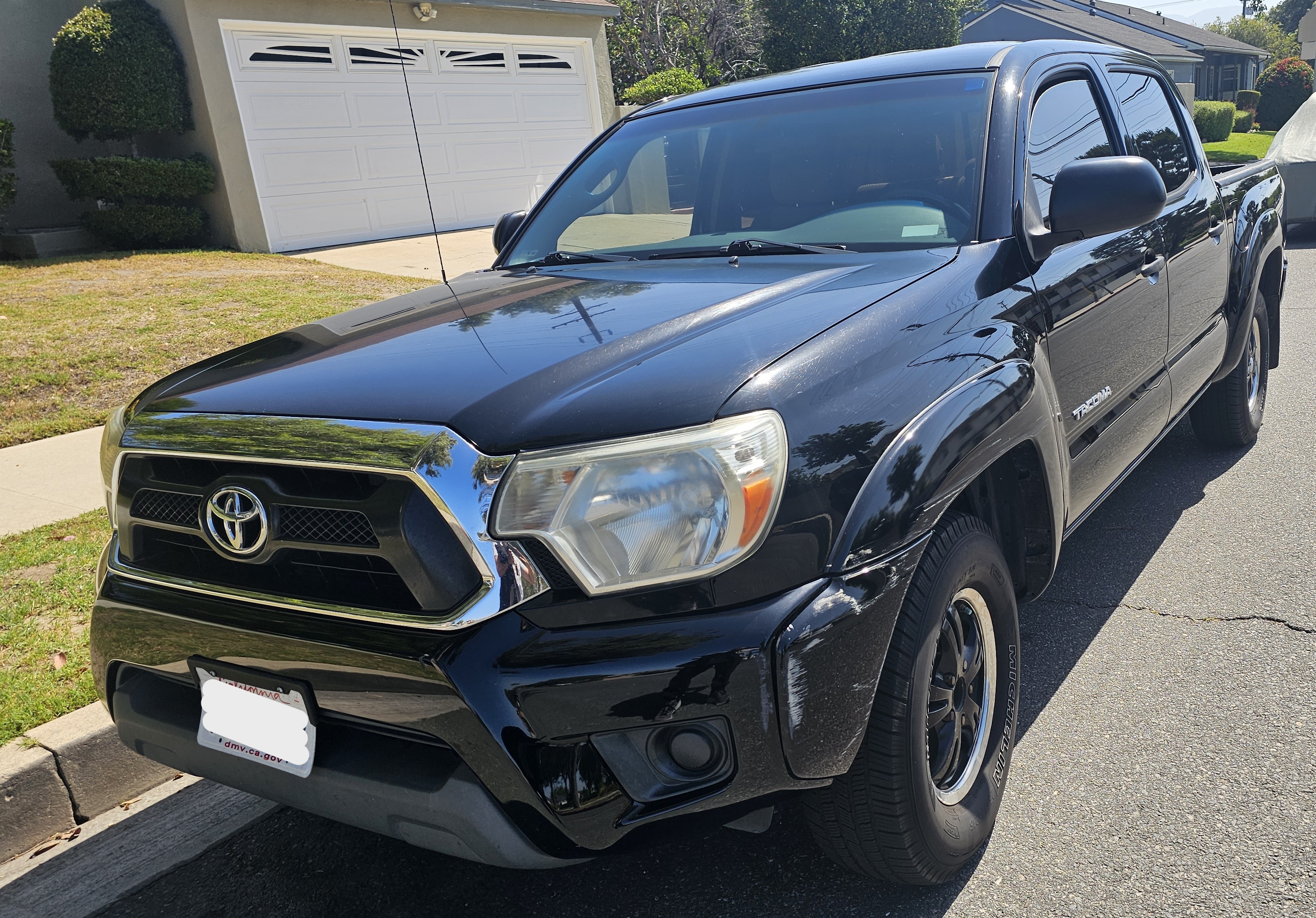 Used 2014 Toyota Tacoma 2WD Double Cab w/ SR5 Package image 1