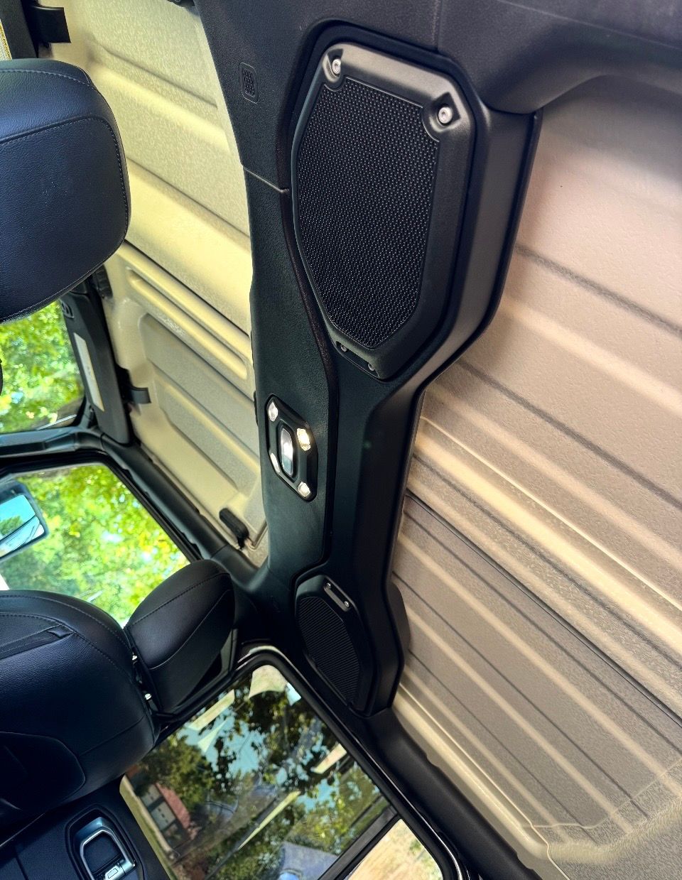 Used 2021 Jeep Wrangler Unlimited Sahara AWD/4WD image 14