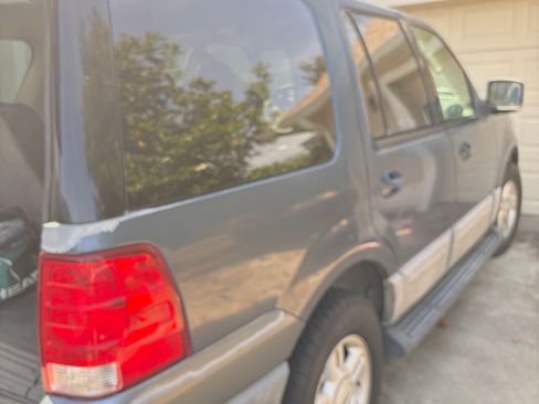 Used 2006 Ford Expedition XLT RWD image 14