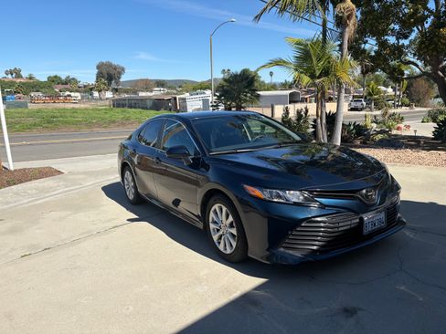 Used 2020 Toyota Camry LE w/ Carpet Mat Package image 1