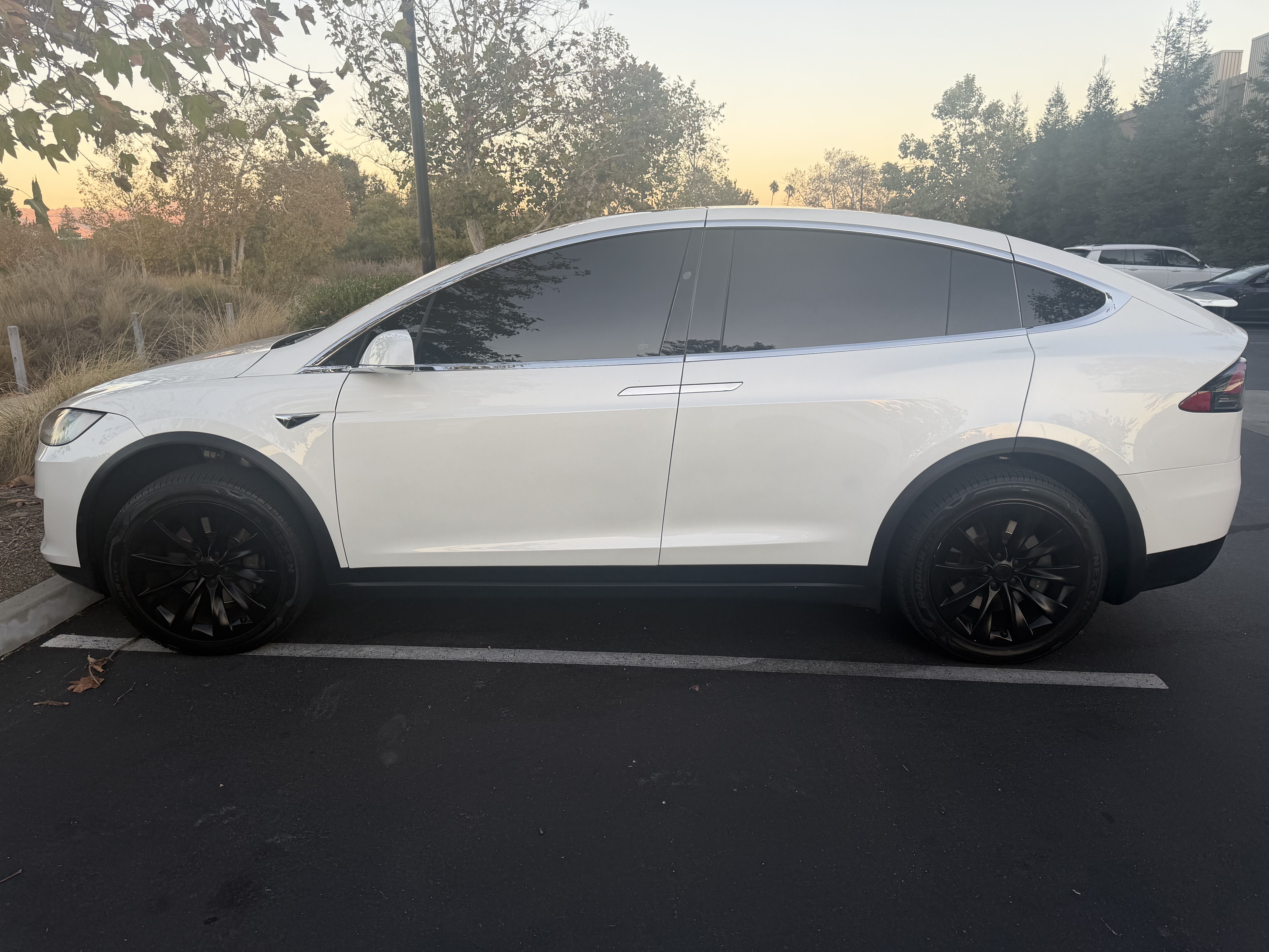 Used 2019 Tesla Model X Long Range AWD/4WD image 4