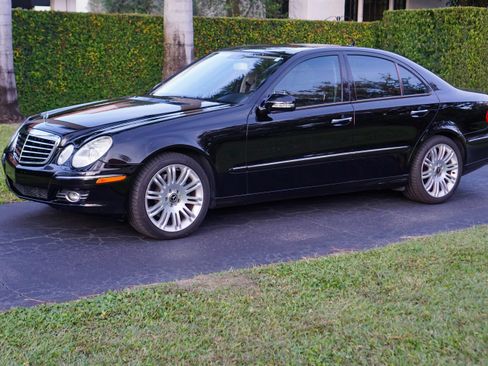Used 2007 Mercedes-Benz E 550 Sedan image 12