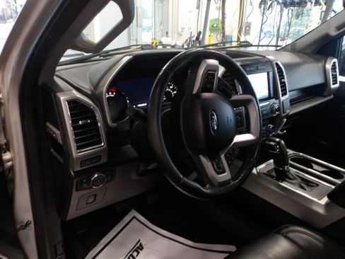 Used 2017 Ford F150 Lariat w/ Equipment Group 502A Luxury image 16