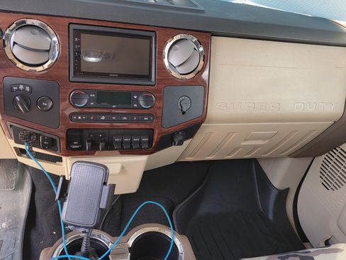 Used 2008 Ford F350 Lariat image 17