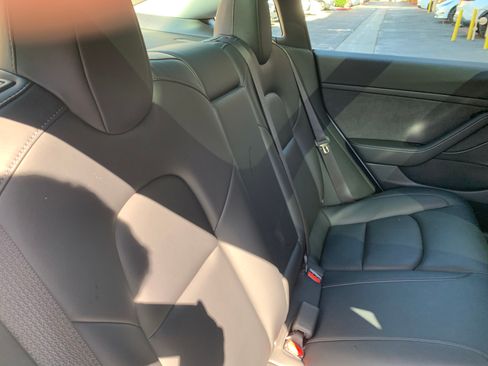 Used 2021 Tesla Model 3 Standard Range Plus image 11