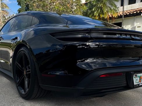 Used 2020 Porsche Taycan 4S image 2