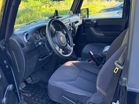 Used 2013 Jeep Wrangler Sport AWD/4WD image 10