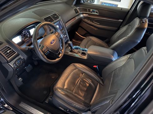 Used 2017 Ford Explorer Limited w/ Equipment Group 301A image 6