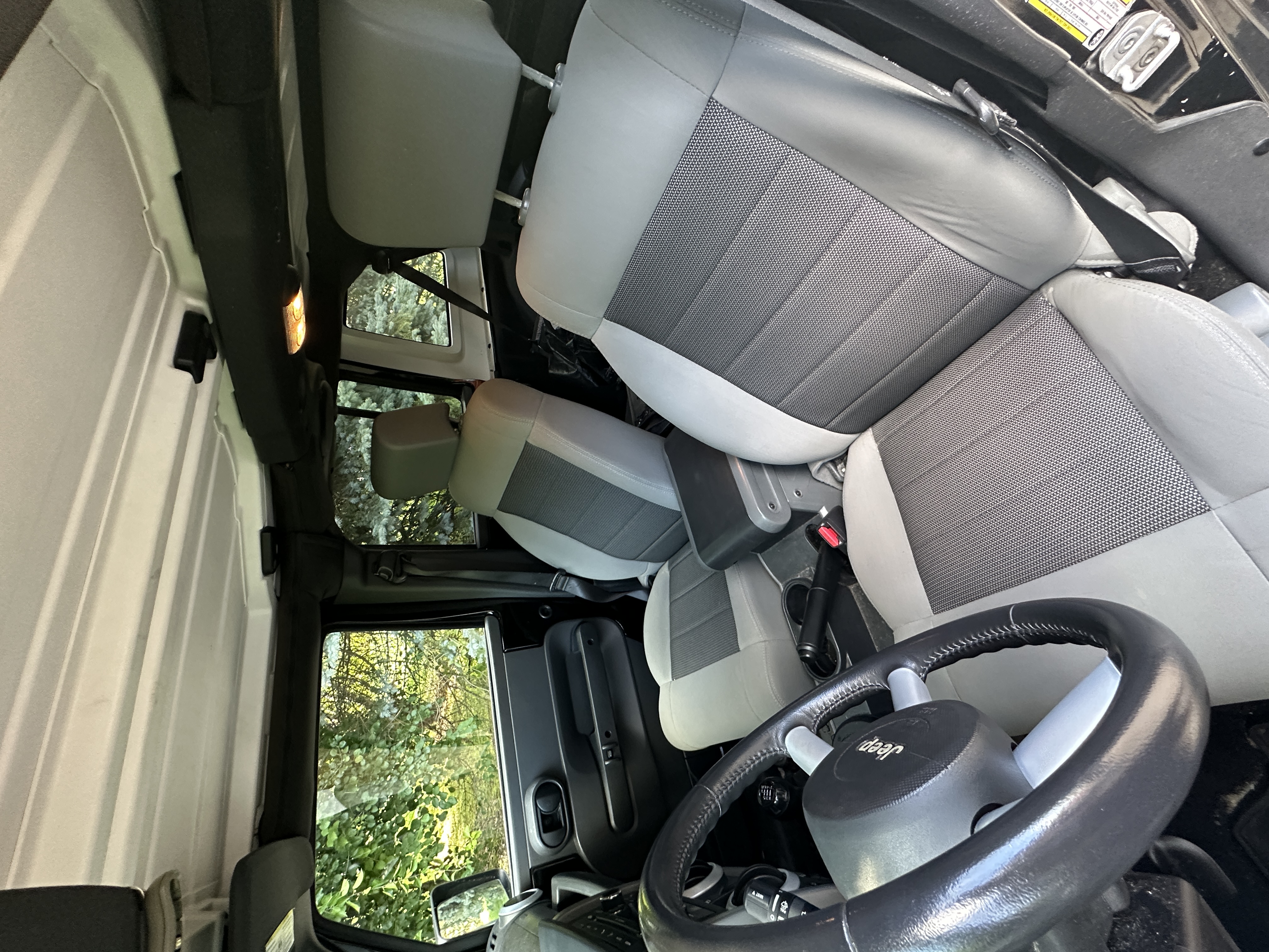 Used 2010 Jeep Wrangler Unlimited Sahara w/ Dual Top Group AWD/4WD image 7