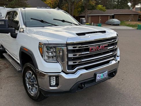 Used 2022 GMC Sierra 3500 SLE w/ SLE Convenience Package image 4