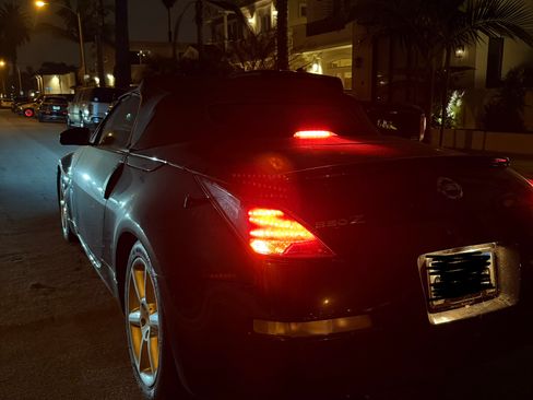 Used 2004 Nissan 350Z Touring image 17