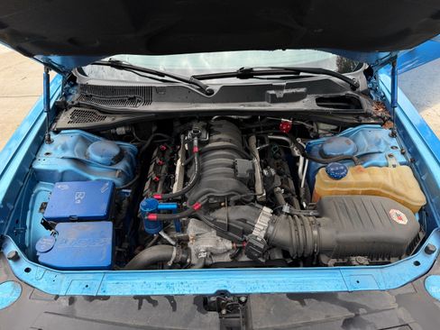 Used 2015 Dodge Challenger SRT RWD image 17