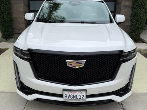 Used 2021 Cadillac Escalade ESV Sport Platinum AWD/4WD image 1